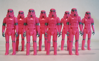 Illustration for article titled Cracked-Out Star Wars and Superhero Art, On Display Tonight!